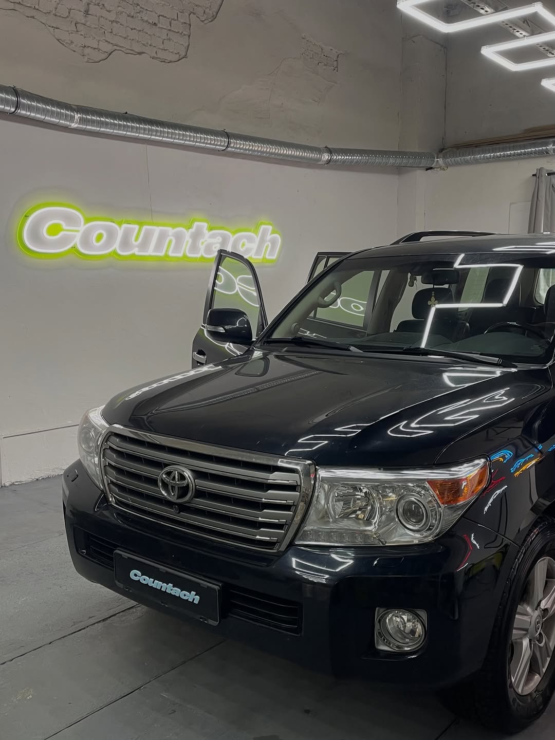 Toyota Land Cruiser 200